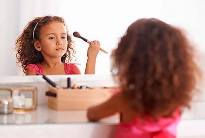 Maquiagem Infantil: confira os cuidados necessários para usar em crianças