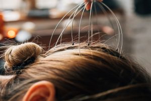 Massagem no Couro Cabeludo: conheça os benefícios e como fazer
