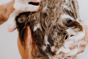 Shampoo Anti-Resíduos: O que é, para que serve e como usar?